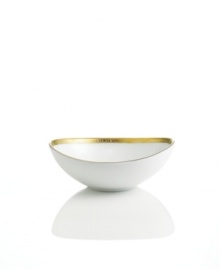 Add the warm glow of gold to your formal table with the Grand Buffet Gold elliptical bowl. An intricate scroll motif in the wide-banded edge creates a look of sumptuous grace. Add the warm glow of gold to your formal table with the Grand Buffet Gold elliptical bowl. An intricate scroll motif in the wide-banded edge creates a look of sumptuous grace.