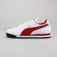 The restrained design – with pops of color and a modern Formstrip – and the innovative cushioning system make it the perfect kids shoe anytime, anywhere. The restrained design – with pops of color and a modern Formstrip – and the innovative cushioning system make it the perfect kids shoe anytime, anywhere.