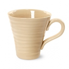 Sophie Conran for Portmeirion is an innovative range of tableware, designed by cook and food writer, Sophie Conran. The range of products have a sense of duality as they are hard-wearing, yet delicate aesthetically. The Sophie Conran for Portmeirion line was created to make life look good and taste better. Available in white, sage, and forget me not blue. Sophie Conran for Portmeirion is an innovative range of tableware, designed by cook and food writer, Sophie Conran. The range of products have a sense of duality as they are hard-wearing, yet delicate aesthetically. The Sophie Conran for Portmeirion line was created to make life look good and taste better. Available in white, sage, and forget me not blue.