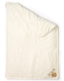 Featuring a striped cotton with a soft fleece underside, this cozy blanket wraps up little girls in signature, sassy Juicy style. Featuring a striped cotton with a soft fleece underside, this cozy blanket wraps up little girls in signature, sassy Juicy style.