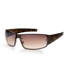 Steve Madden is all about embracing fashion and looking toward the future. His sunglass styles prove it with a funky focus and individual expression. Steve Madden is all about embracing fashion and looking toward the future. His sunglass styles prove it with a funky focus and individual expression.