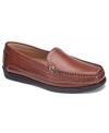 A pair of casual men's shoes that is the perfect complement to your favorite jeans or chinos. These smooth leather loafers from Dockers make a smart addition to any guy's work week (or weekend) wardrobe.