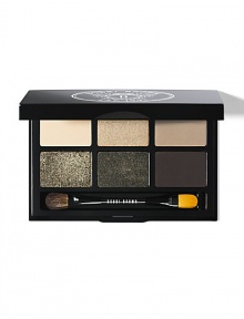 With six mix-and-match shades, this eye palette truly strikes it rich. Featuring everything you need to take eyes from day to night including Bobbi's beloved base shadow in Bone and the palette's namesake shade in Rich Caviar. Complimentary colors include metallic and sparkle textures, perfect for building intensity. A Mini Dual Ended Shadow/Liner brush completes the set. Made in USA. With six mix-and-match shades, this eye palette truly strikes it rich. Featuring everything you need to take eyes from day to night including Bobbi's beloved base shadow in Bone and the palette's namesake shade in Rich Caviar. Complimentary colors include metallic and sparkle textures, perfect for building intensity. A Mini Dual Ended Shadow/Liner brush completes the set. Made in USA.