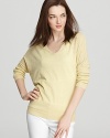 Hue-happy linen takes to a generous dolman cut for an Eileen Fisher tunic that will take you from season to season.