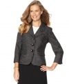 A rounded notched collar and tweed texture give this Kasper jacket polished appeal. Simply pair with black pants and heels for a flawless look.