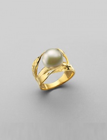 A single shining pearl suspends over a hammered setting of gold-plated sterling silver. 12mm white, round man-made pearl 18k gold vermeil Made in Spain A single shining pearl suspends over a hammered setting of gold-plated sterling silver. 12mm white, round man-made pearl 18k gold vermeil Made in Spain