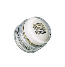 Visibly firmer, more youthful-looking, velvety skin with a radiant, luminous complexion. A highly effective global age-defense formula which supplies skin with substances essential to its beauty. Sisleÿa Global Anti-âge is a powerful renewing, stimulating and retexturizing complex of plant extracts (ursolic acid, phytostimulines, Shii Také, essential oils, etc.), vitamins and trace elements essential to efficient cell metabolism, cell renewal and intercellular exchanges. With daily use, Sisleÿa helps bring about spectacular results:- improved skin tone and resilience, - renewed, retexturized skin, with a noticeable effect on the appearance of fine lines and wrinkles, - enhanced skin hydration and self-protection for more effective defense against factors such as wind, - cold weather and stress, - maximized skin receptiveness to help counter the effects of hormone deficiencies. Visibly firmer, more youthful-looking, velvety skin with a radiant, luminous complexion. A highly effective global age-defense formula which supplies skin with substances essential to its beauty. Sisleÿa Global Anti-âge is a powerful renewing, stimulating and retexturizing complex of plant extracts (ursolic acid, phytostimulines, Shii Také, essential oils, etc.), vitamins and trace elements essential to efficient cell metabolism, cell renewal and intercellular exchanges. With daily use, Sisleÿa helps bring about spectacular results:- improved skin tone and resilience, - renewed, retexturized skin, with a noticeable effect on the appearance of fine lines and wrinkles, - enhanced skin hydration and self-protection for more effective defense against factors such as wind, - cold weather and stress, - maximized skin receptiveness to help counter the effects of hormone deficiencies.