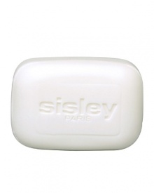 Skin that feels clearer and purified, a complexion that looks radiant and shine-free. A soap-free bar with a gentle cleansing action that is ideal for combination to oily skin types. With its non-alkaline formula containing beneficial Calendula and Tropical Resins, Soapless Facial Cleansing Bar works to purify the skin without stripping its natural oils, as ordinary soap tends to do. - It contains Calendula extracts, ensuring a gentle action to cleanse skin and remove impurities. - It purifies skin, helping eliminate excess sebum. - It tightens the pores. - It leaves skin looking clearer and more shine-free. Skin that feels clearer and purified, a complexion that looks radiant and shine-free. A soap-free bar with a gentle cleansing action that is ideal for combination to oily skin types. With its non-alkaline formula containing beneficial Calendula and Tropical Resins, Soapless Facial Cleansing Bar works to purify the skin without stripping its natural oils, as ordinary soap tends to do. - It contains Calendula extracts, ensuring a gentle action to cleanse skin and remove impurities. - It purifies skin, helping eliminate excess sebum. - It tightens the pores. - It leaves skin looking clearer and more shine-free.