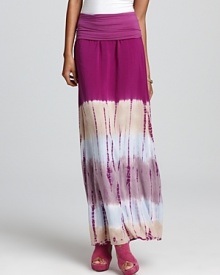 A modern take on hippie chic, this effortless yet statement-making Splendid maxi skirt flaunts a vibrant tie-dye print.