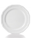 A unique geometric shape and clean design give this fine china salad plate from Mikasa's Antique White dinnerware and dishes collection a modern sensibility. The fact that it's microwave, dishwasher and oven safe makes it perfect for everyday use.