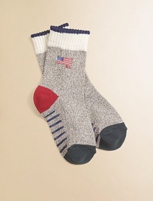 Cozy stretch cotton adorned with logo flag detail.67% cotton/24% nylon/4% other/3% rubber/2% spandexMachine washImported Cozy stretch cotton adorned with logo flag detail.67% cotton/24% nylon/4% other/3% rubber/2% spandexMachine washImported