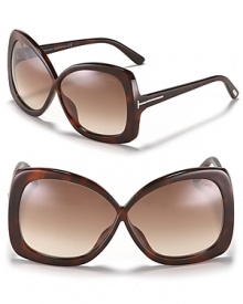 Exude elegance in oversized squared sunglasses with a criss-cross silhouette and gradient lenses. Exude elegance in oversized squared sunglasses with a criss-cross silhouette and gradient lenses.
