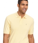 With the soft and versatile design of this cotton interlock polo from Izod, it's smooth sailing for your summertime wardrobe.