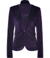 Perfect for a seamless transition from busy office days to chic city cocktails, Rachel Zoes rich velvet blazer is a festive choice guaranteed to add a glamorous edge to your outfit - Peaked lapel, satin collar, long sleeves, satin buttoned cuffs, single button closure, flap pockets - Tailored fit - Team with button-downs and slim fit trousers, or go all out and wear as a suit