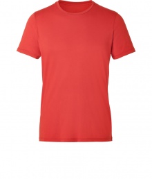 An essential basic in super soft cotton, Majestics crew neck tee is a must for your layered looks - Rounded neckline, short sleeves - Classic straight fit - Pair with cargo shorts and casual sneakers, or with flannel shirts and slim fit jeans