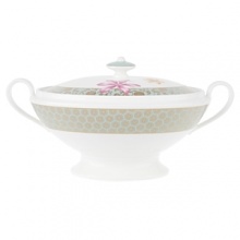 Villeroy & Boch's Aureaus dinnerware is a decadent delight: golden filigree is lavished on an aquamarine decoration that stepped right off the fashion runway. Bursting lotus blossoms adorn plates and service pieces, adding shades of fuchsia, tangerine and sapphire. Aureus is a modern classic representing the convergence of past and present. Bone china with gold details. Dishwasher safe. Villeroy & Boch's Aureaus dinnerware is a decadent delight: golden filigree is lavished on an aquamarine decoration that stepped right off the fashion runway. Bursting lotus blossoms adorn plates and service pieces, adding shades of fuchsia, tangerine and sapphire. Aureus is a modern classic representing the convergence of past and present. Bone china with gold details. Dishwasher safe.