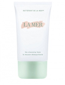 This gentle cleanser combines sea algae fibers and white pearl powders to purifiy, re-mineralize and promote a healthy-looking, bright complexion. Magnetized tourmaline and La Mer's exclusive Deconstructed Waters enable The Cleansing Foam to thoroughly, yet tranquilly, draw dirt, debris and makeup out and away from even the most delicate complexion ­providing the pure, crisp feeling of refreshed skin. 4.2 oz. 