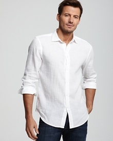 An elevated everyday item, the linen sport shirt brings your basics into the realm of luxury. An elevated everyday item, the linen sport shirt brings your basics into the realm of luxury.