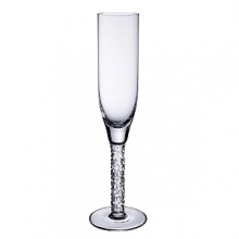 A thick, textured stem and generously sized bowl add eye-catching style to Villeroy & Boch's Urban Nature stemware. A thick, textured stem and generously sized bowl add eye-catching style to Villeroy & Boch's Urban Nature stemware.