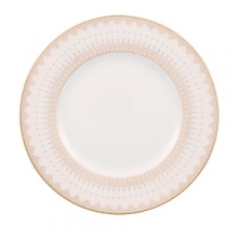 The Samarkand bone china collection by Villeroy & Boch combines stylish, exotic elements with timeless elegance. Precious golden bands and chains decorate this pure white bone china pattern. Warm ivory tones add a harmonious touch. Mix and match with the coordinating Mosaic-designed dinner plate for a look that is truly your own.