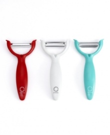 Vegetable magnetism. This trio of peelers comes complete with magnetic handles that stick together for easy nesting storage, or stick to any metal surface for easy access anytime. Each blade has a different peeling duty: traditional, soft skin and julienne. Limited lifetime warranty. Vegetable magnetism. This trio of peelers comes complete with magnetic handles that stick together for easy nesting storage, or stick to any metal surface for easy access anytime. Each blade has a different peeling duty: traditional, soft skin and julienne. Limited lifetime warranty.