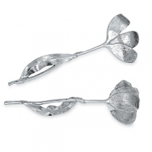 Tulip Servers Polished by Michael Aram takes its inspiration from the intricacies of form and texture found in flowers from around the world. By interpreting blooms in cast metal, Aram presents work which is evocative of a natural environment transformed and redefined. Each piece is an intimate expression of Aram's individual creativity as well as an object of infinite and timeless meaning. z Tulip Servers Polished by Michael Aram takes its inspiration from the intricacies of form and texture found in flowers from around the world. By interpreting blooms in cast metal, Aram presents work which is evocative of a natural environment transformed and redefined. Each piece is an intimate expression of Aram's individual creativity as well as an object of infinite and timeless meaning. z