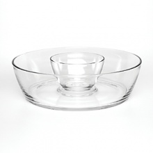 A chic way to serve chips and dip, cruditiés and spread or fruit and chocolate, this Luigi Bormioli bowl with a fused and nested inner dip bowl is a must-have for entertaining. A chic way to serve chips and dip, cruditiés and spread or fruit and chocolate, this Luigi Bormioli bowl with a fused and nested inner dip bowl is a must-have for entertaining.