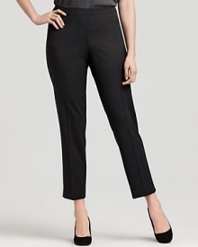 A seasonal essential, these Lafayette 148 New York pants boast a sleek straight leg silhouette, rendered in stretch wool for a comfortable and classic fit.