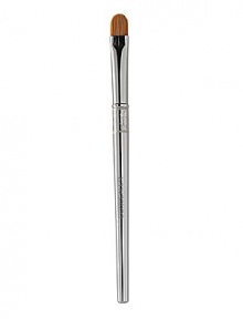 Dior introduces a new Backstage Brush to build on our expertise in Artistry. Dior takes Backstage to the next level with an expansion of its line of professional artistry brushes. Perfectly in sync with Backstage, this brush has silver handles, decorated in white Dior Logomania. Made from the finest, softest of brush hairs, this is the perfect essential for any beauty maven! Dior introduces a new Backstage Brush to build on our expertise in Artistry. Dior takes Backstage to the next level with an expansion of its line of professional artistry brushes. Perfectly in sync with Backstage, this brush has silver handles, decorated in white Dior Logomania. Made from the finest, softest of brush hairs, this is the perfect essential for any beauty maven!