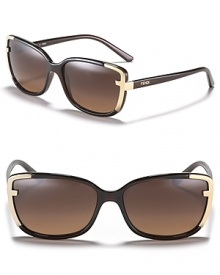 Large metal F embellishments wrap around the temples of these rectangular sunglasses for a chic silhouette from Fendi.