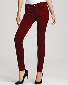 Articulated in a rich autumnal hue, these Paige Denim skinny corduroy pants are a must-have for a fashionable fall.