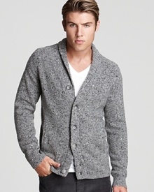 A handsome and versatile sweater enhances your look with classic charm and masculine appeal. A handsome and versatile sweater enhances your look with classic charm and masculine appeal.
