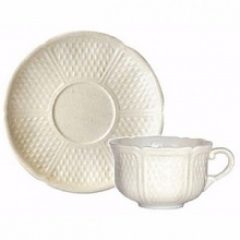 In 1821, Gien was founded for the purpose of bringing fine English earthenware manufacturing techniques to France. Pont Au Choux White is an ivory dinnerware collection with intricate inlaid design work. In 1821, Gien was founded for the purpose of bringing fine English earthenware manufacturing techniques to France. Pont Au Choux White is an ivory dinnerware collection with intricate inlaid design work.