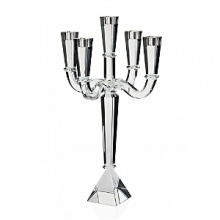 For over 160 years, Italian-based Ricci Argentieri has created superlatively crafted designs of timeless style. In that spirit, this elegant candelabra adds grandeur to fine dine occasions. For over 160 years, Italian-based Ricci Argentieri has created superlatively crafted designs of timeless style. In that spirit, this elegant candelabra adds grandeur to fine dine occasions.