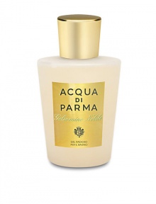 Perfectly skin-friendly with natural cleansing agents, this rich foaming gel is uniquely formulated to respect the natural balance of the skin. Jasmine extract, pro-vitamin B5 and rice proteins combine to create a luxuriously rich, soft foam that leaves the skin more radiant and smooth, while also beautifully scented. 6.7 oz. Perfectly skin-friendly with natural cleansing agents, this rich foaming gel is uniquely formulated to respect the natural balance of the skin. Jasmine extract, pro-vitamin B5 and rice proteins combine to create a luxuriously rich, soft foam that leaves the skin more radiant and smooth, while also beautifully scented. 6.7 oz.