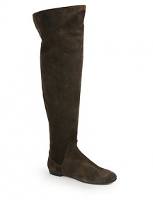 THE LOOKRound toeBack zipperNotched backPadded insoleShaft, 21Leg circumference, 17THE MATERIALSuede upperLeather lining and soleORIGINMade in Italy