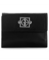 Practical yet stylish, this Giani Bernini leather wallet is an everyday essential. Featuring tons of interior pockets and compartments, this organized design will quickly become a reliable daily companion.