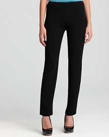 The foundation to city-chic style, these sleek Eileen Fisher Petites pants flaunt a skinny silhouette for modern appeal. Polish off the look with pumps.