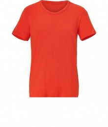 With a cool cut in transitional cotton-wool, Closeds crew neck tee is a modern take on this must-have essential style - Round neckline, short sleeves - Slim fit - Wear with a pullover, jeans and lace-ups With a cool cut in transitional cotton-wool, Closeds crew neck tee is a modern take on this must-have essential style - Round neckline, short sleeves - Slim fit - Wear with a pullover, jeans and lace-ups