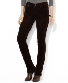 Rendered in luxuriously smooth stretch corduroy, Lauren Jeans Co.'s classic straight-leg pant exudes iconic style.