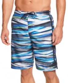 Stylish trunk by Nike designed with striking stripes and a comfortable fit. Stylish trunk by Nike designed with striking stripes and a comfortable fit.