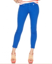 Bold and bright, Andrew Charles' cobalt jeans get a new, cute cropped look for the season! Perfect for showing off statement sandals.