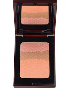 A pressed bronzer for all skin types, this lightweight powder provides Sun Radiance pigments and SPF 12 for protection. It creates an instant healthy glow thanks to the special effect pigments that capture the light and diffuse a golden reflection in all directions. A pressed bronzer for all skin types, this lightweight powder provides Sun Radiance pigments and SPF 12 for protection. It creates an instant healthy glow thanks to the special effect pigments that capture the light and diffuse a golden reflection in all directions.