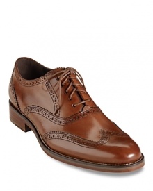 A year-round wingtip in soft hand-burnished calfskin with a grooved outsole for enhanced traction. A year-round wingtip in soft hand-burnished calfskin with a grooved outsole for enhanced traction.