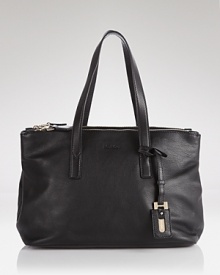 Max Mara puts a fresh spin on the iconic tote bag. Boasting buttery soft leather and rich touches, it's all you need to instantly cement your style status. Max Mara puts a fresh spin on the iconic tote bag. Boasting buttery soft leather and rich touches, it's all you need to instantly cement your style status.