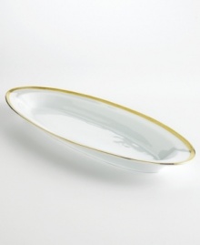 Add the warm glow of gold to your formal table with the classic style of theGrand Buffet Gold collection. The sleek slim shape and classic elegance of this serving platter creates dramatic presentations. Add the warm glow of gold to your formal table with the classic style of theGrand Buffet Gold collection. The sleek slim shape and classic elegance of this serving platter creates dramatic presentations.