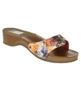 The style you can't live without...made even better. Embrace retro style with the Original 2.0 slide sandals by Dr. Scholl's. Arch support and an ultra-cushioned foam insole are added bonuses.