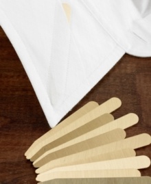 A vital part of every man's dressed-up wardrobe, this set of collar stays fits various sizes and makes sure that you're always looking your best. A vital part of every man's dressed-up wardrobe, this set of collar stays fits various sizes and makes sure that you're always looking your best.