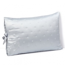 This sumptuous silk king sham makes your bed the ultimate luxurious retreat - soothing, sophisticated and beautiful. This sumptuous silk king sham makes your bed the ultimate luxurious retreat - soothing, sophisticated and beautiful.