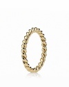 A delicate 14K gold ring with a tactile twisted texture. Perfect worn on its own or stacked with other PANDORA pieces.